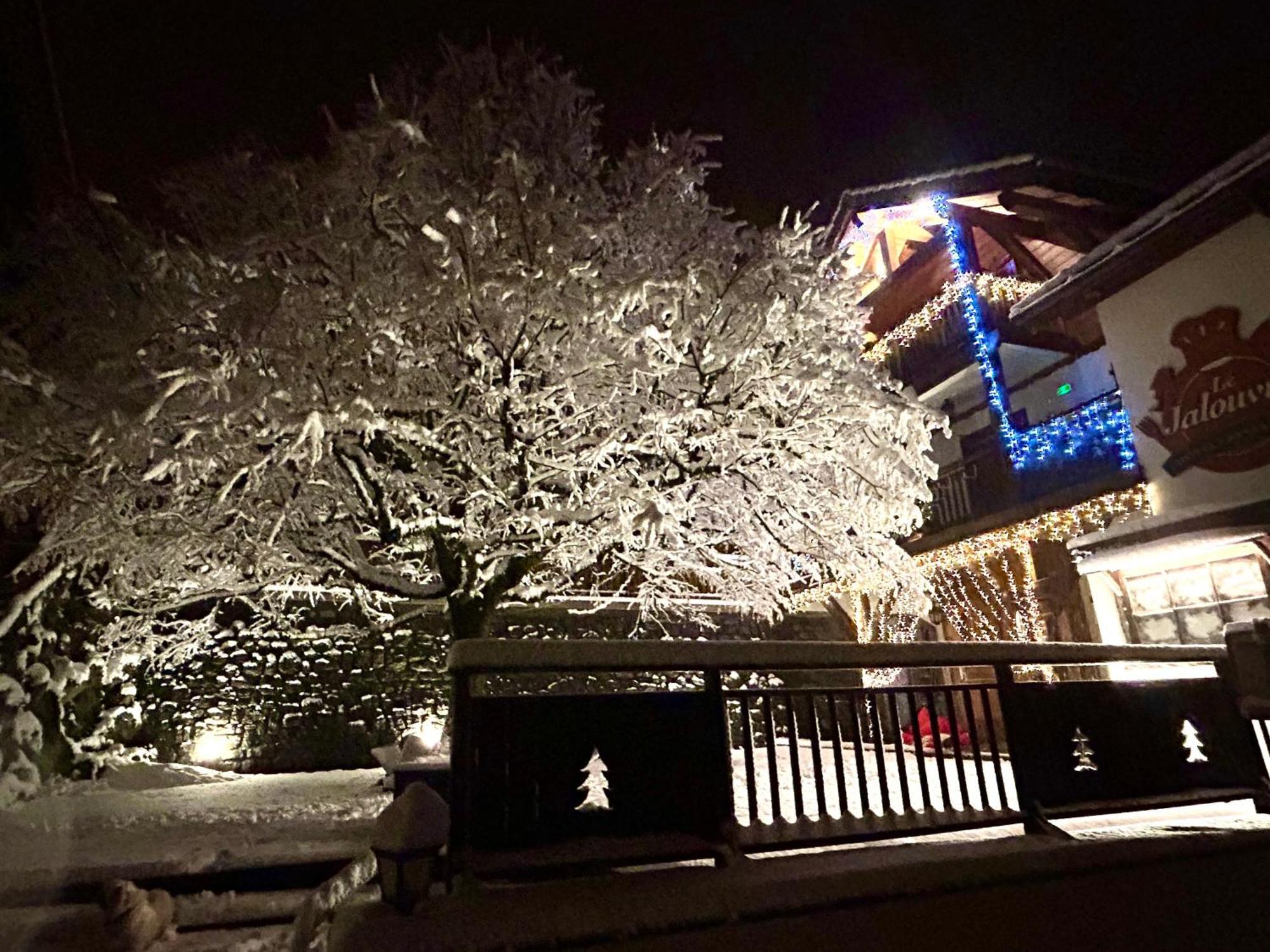 Hotel Le Jalouvre Mont-Saxonnex Bagian luar foto